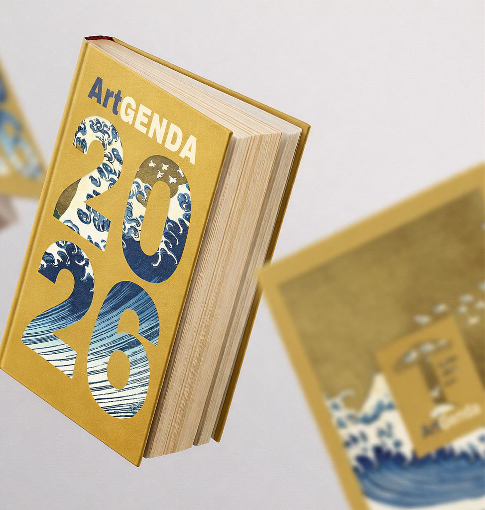 Portada Hokusai con libros volando